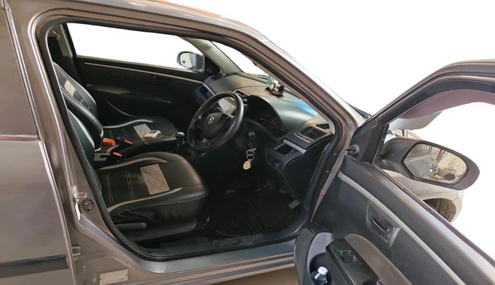 2016 Maruti Swift LXI (O), CNG, Manual, 71,463 km, interior