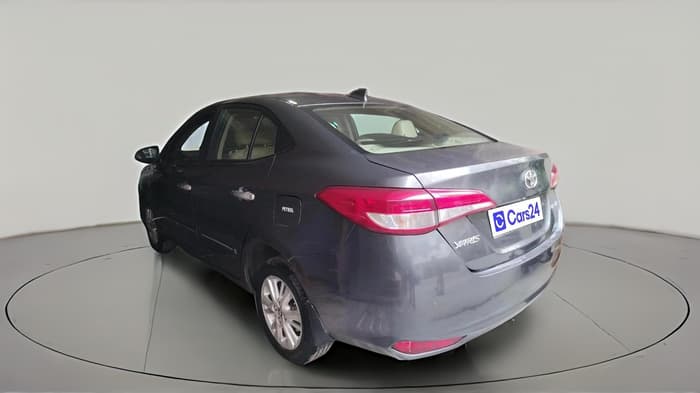 2018 Toyota YARIS VX CVT, Petrol, Automatic, 72,500 km, exterior
