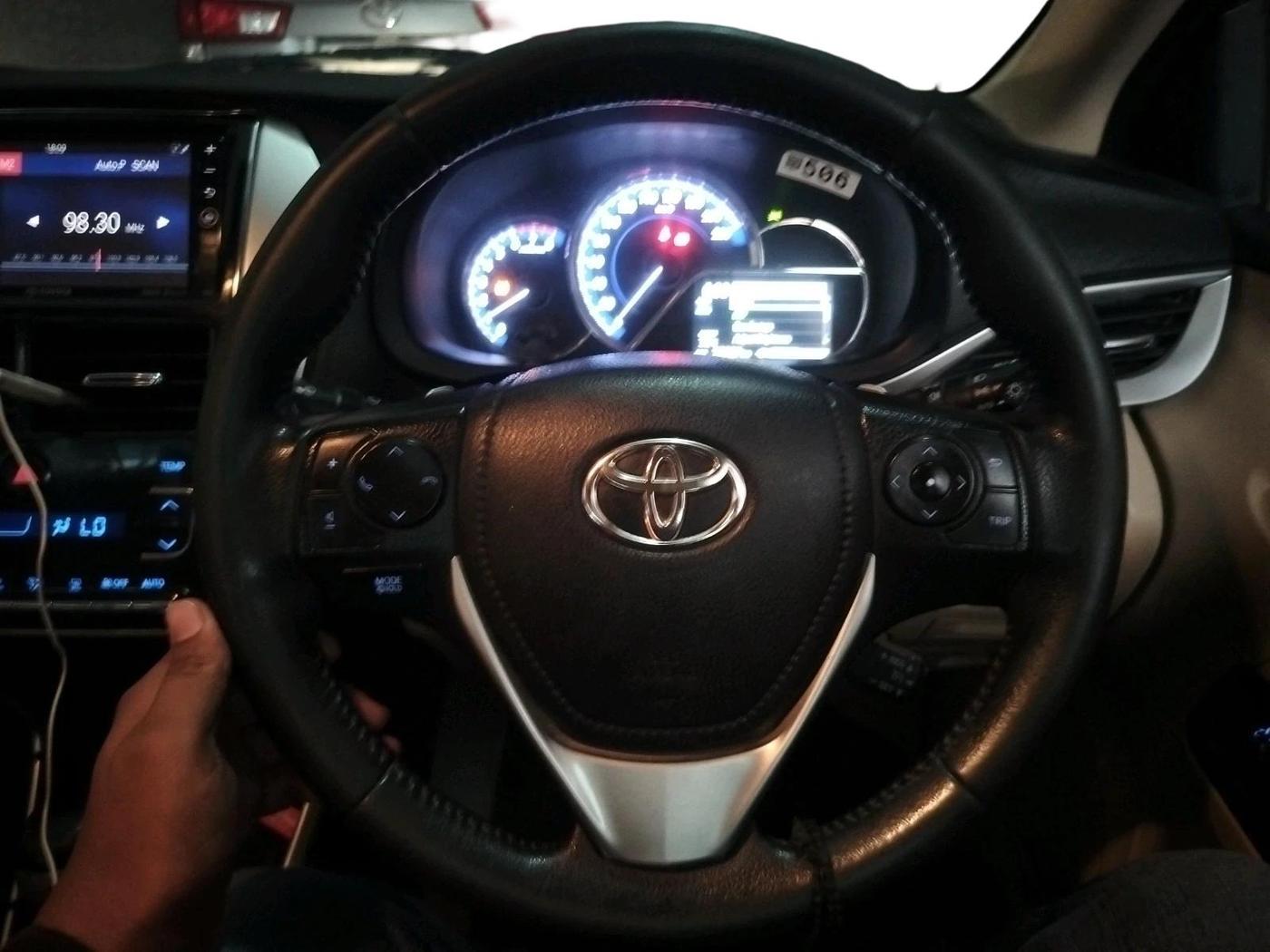 2018 Toyota YARIS VX CVT, Petrol, Automatic, 70,027 km, interior