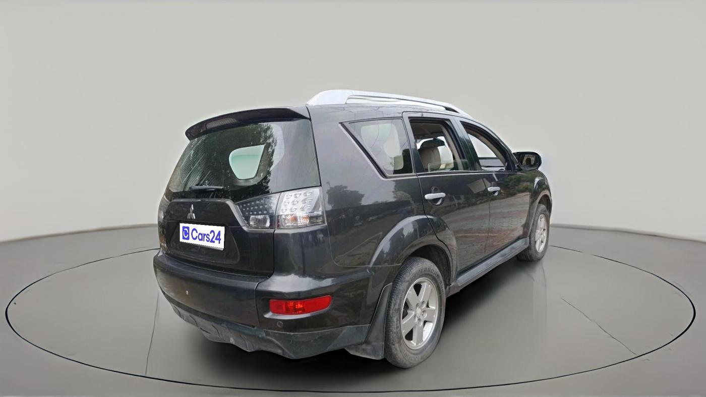 2011 Mitsubishi Outlander 2.4 MIVEC, Petrol, Automatic, 95,556 km, exterior