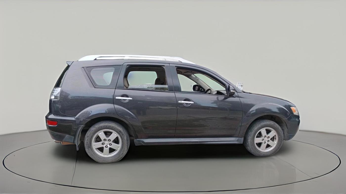 2011 Mitsubishi Outlander 2.4 MIVEC, Petrol, Automatic, 95,556 km, exterior
