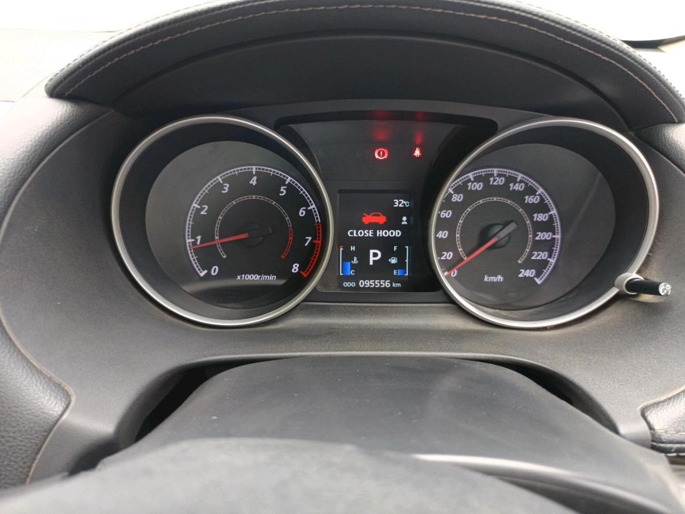 2011 Mitsubishi Outlander 2.4 MIVEC, Petrol, Automatic, 95,556 km, interior