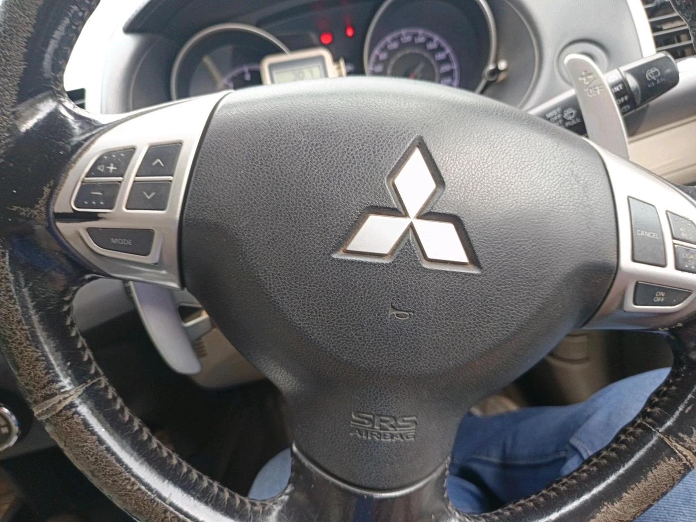 2011 Mitsubishi Outlander 2.4 MIVEC, Petrol, Automatic, 95,556 km, interior
