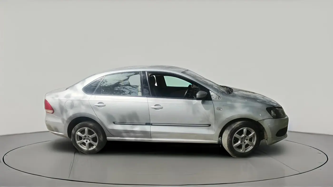 2013 Volkswagen Vento HIGHLINE 1.6 MPI, Petrol, Manual, 70,602 km, exterior
