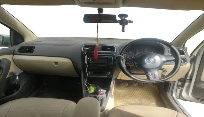 2013 Volkswagen Vento HIGHLINE 1.6 MPI, Petrol, Manual, 70,602 km, interior