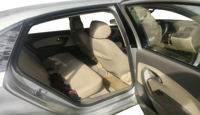 2013 Volkswagen Vento HIGHLINE 1.6 MPI, Petrol, Manual, 70,602 km, interior