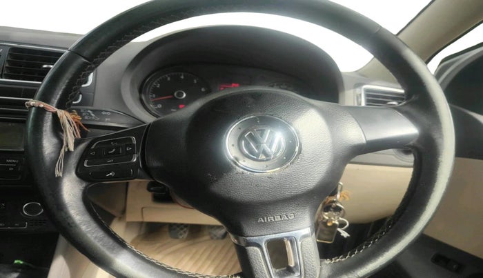 2013 Volkswagen Vento HIGHLINE 1.6 MPI, Petrol, Manual, 70,602 km, interior