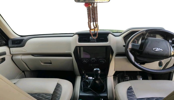 2018 Mahindra Scorpio S5, Diesel, Manual, 90,146 km, interior