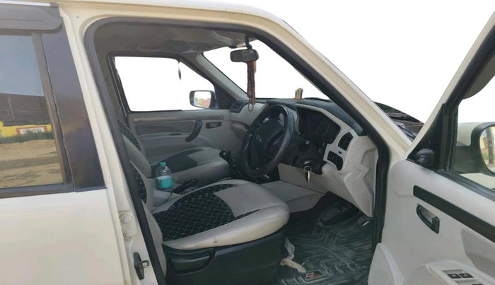 2018 Mahindra Scorpio S5, Diesel, Manual, 90,146 km, interior
