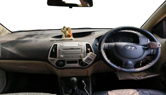 2011 Hyundai i20 MAGNA 1.2, CNG, Manual, 1,44,615 km, interior