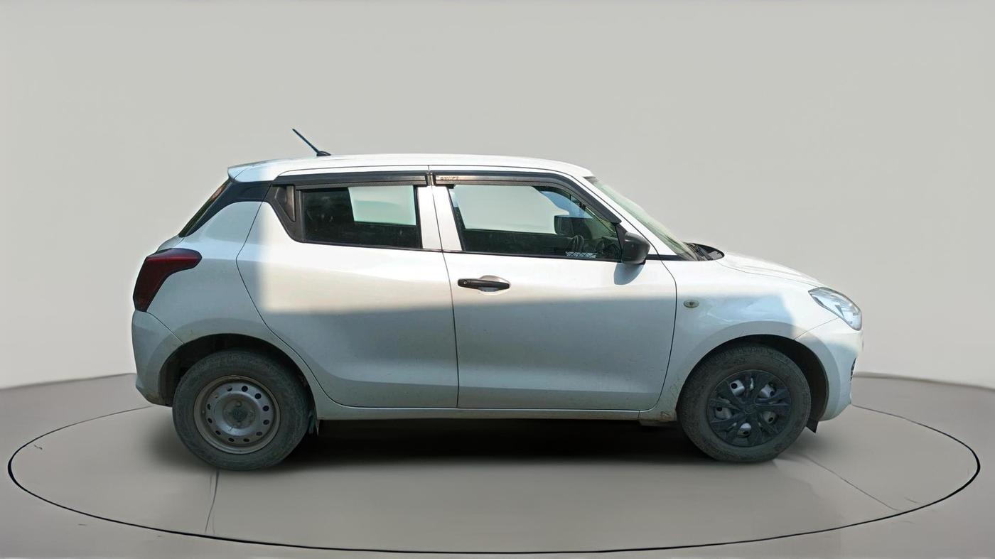 2023 Maruti Swift LXI, CNG, Manual, 76,769 km, exterior