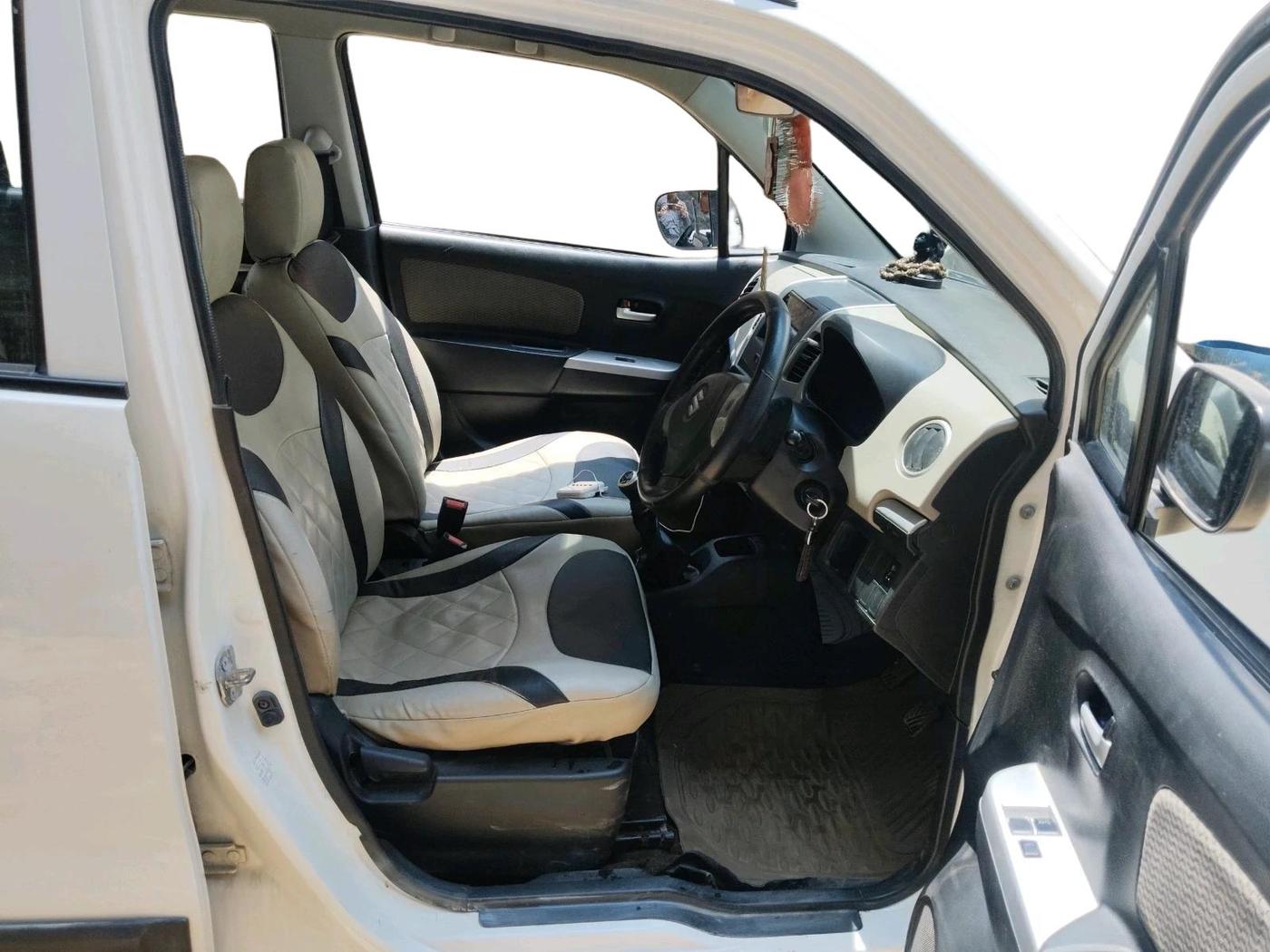 2016 Maruti Wagon R 1.0 LXI, Petrol, Manual, 41,415 km, interior