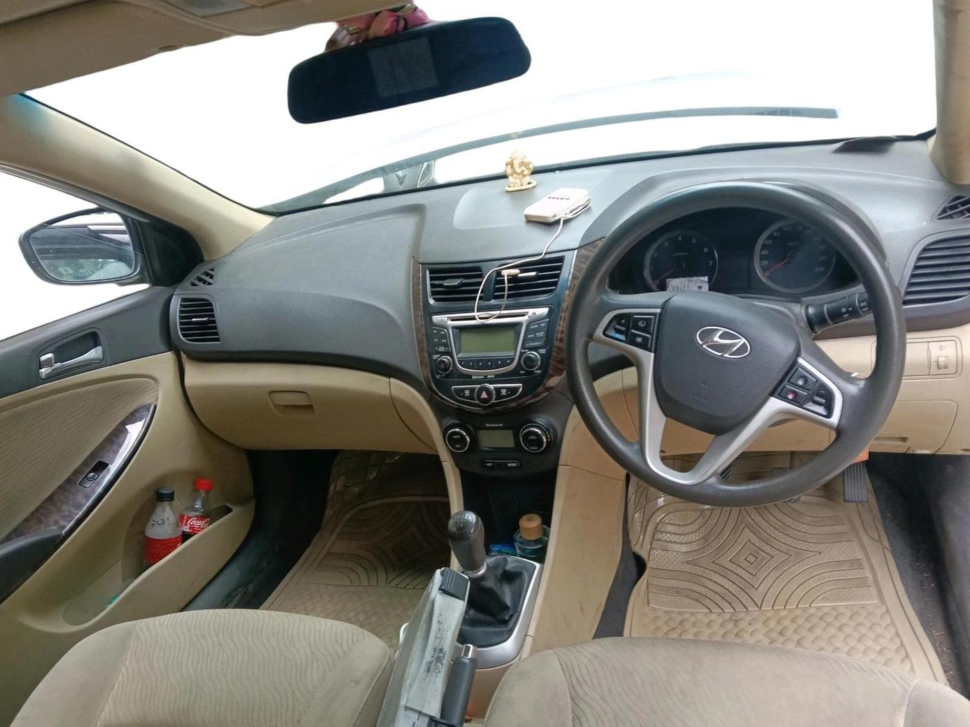 2011 Hyundai Verna FLUIDIC 1.6 VTVT EX, Petrol, Manual, 56,498 km, interior