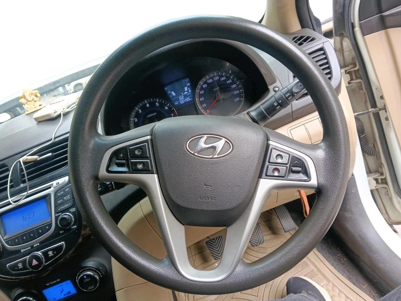 2011 Hyundai Verna FLUIDIC 1.6 VTVT EX, Petrol, Manual, 56,498 km, interior