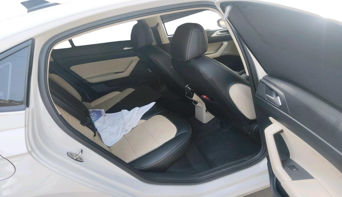 2024 Volkswagen VIRTUS Highline Plus 1.0 TSI AT, Petrol, Automatic, 6,254 km, interior