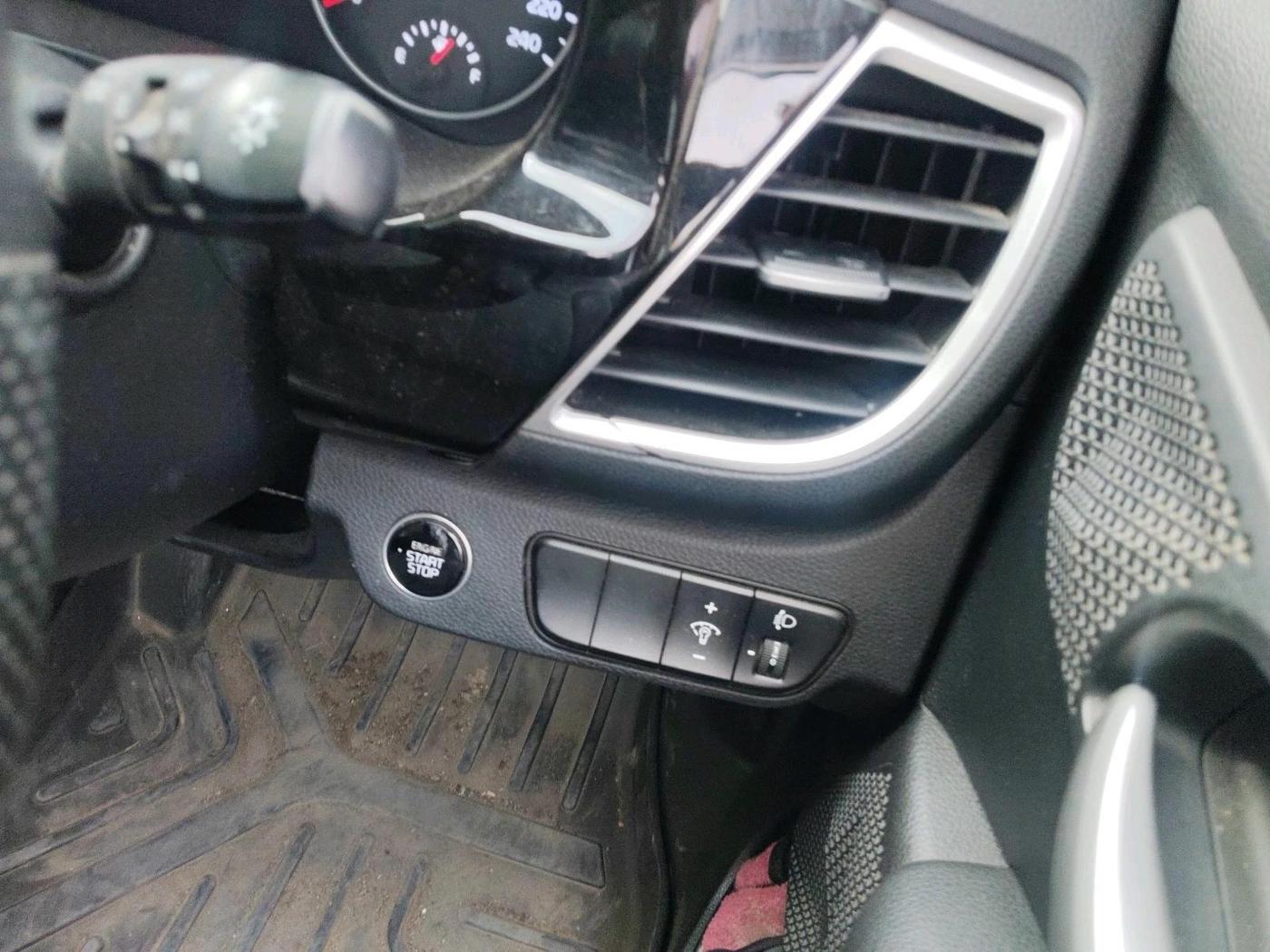2020 KIA SELTOS HTK PLUS 1.5, Petrol, Manual, 50,061 km, interior