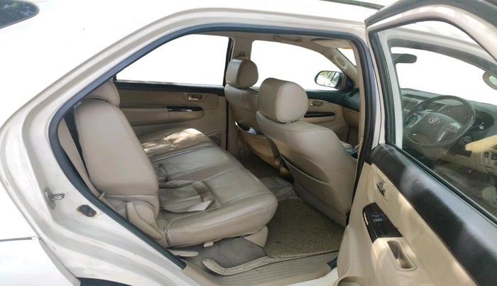 2016 Toyota Fortuner 3.0 4X2 AT, Diesel, Automatic, 2,37,720 km, interior