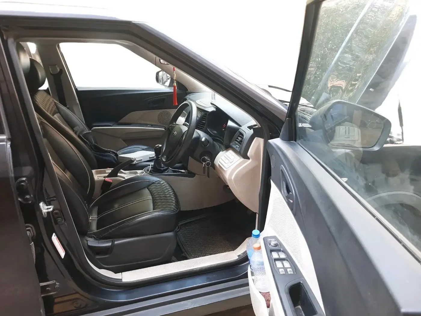 2022 Mahindra XUV300 W4 1.5 DIESEL, Diesel, Manual, 54,086 km, interior
