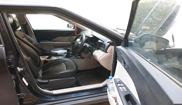 2022 Mahindra XUV300 W4 1.5 DIESEL, Diesel, Manual, 54,086 km, interior