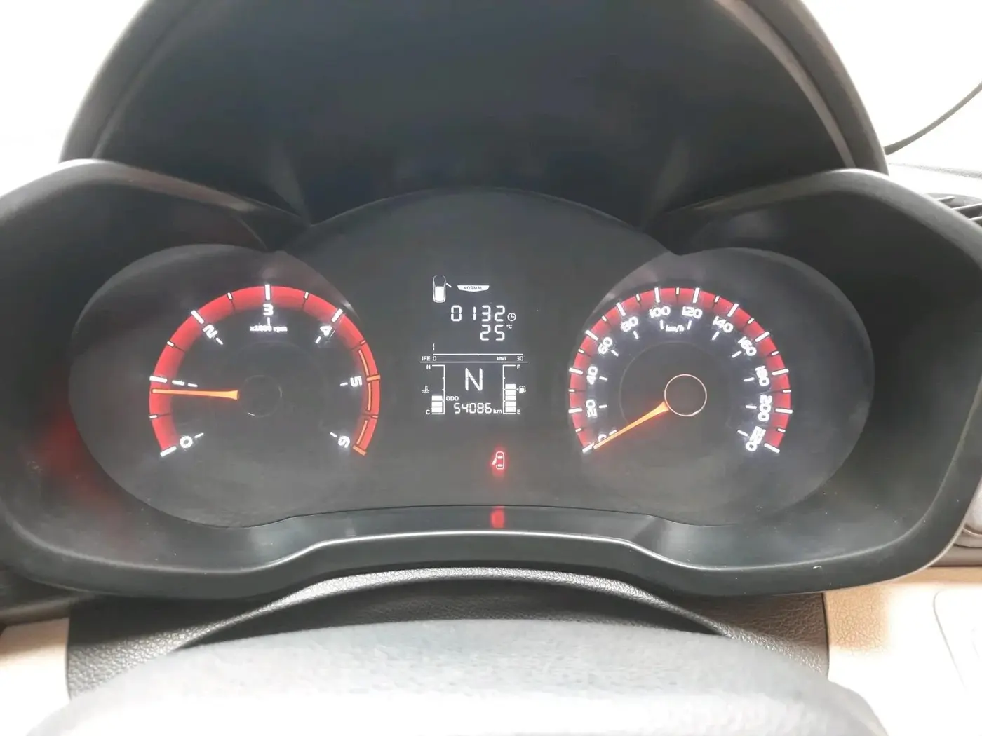 2022 Mahindra XUV300 W4 1.5 DIESEL, Diesel, Manual, 54,086 km, interior