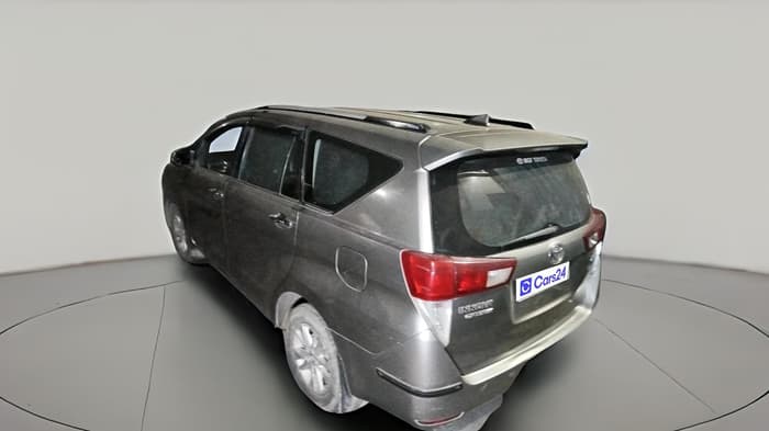 2017 Toyota Innova Crysta 2.4 ZX 7 STR, Diesel, Manual, 1,07,886 km, exterior