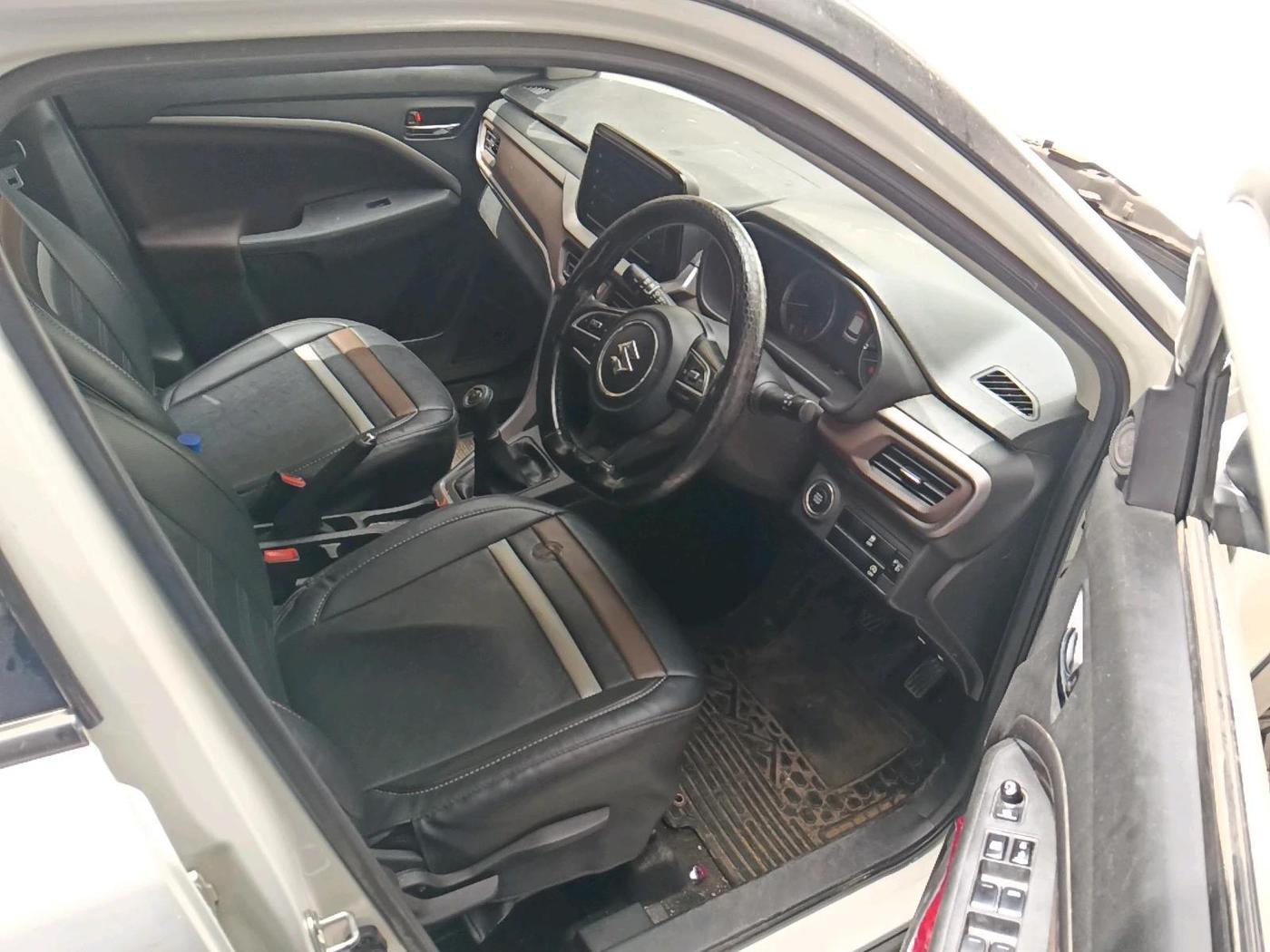 2022 Maruti BREZZA ZXI SMART HYBRID , Petrol, Manual, 73,549 km, interior