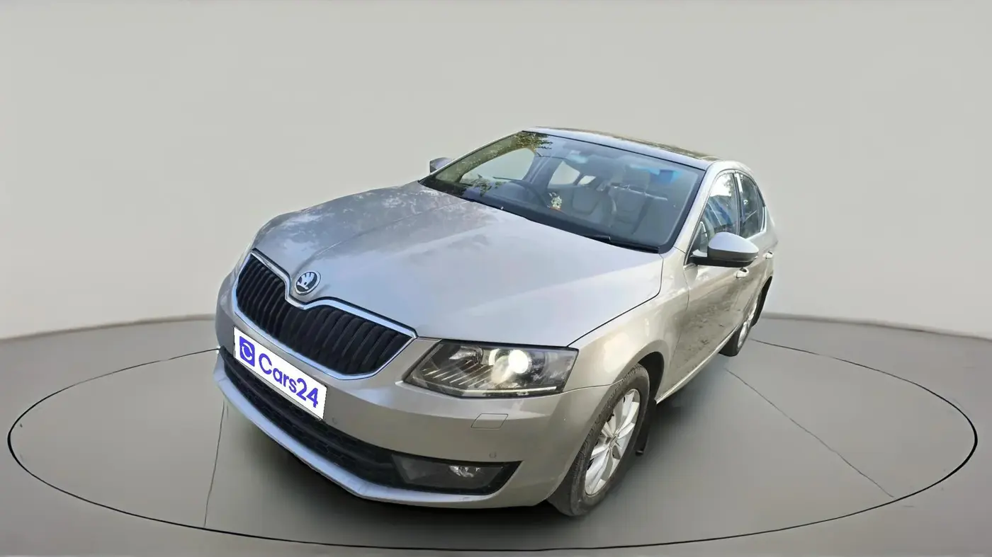 2015 Skoda Octavia ELEGANCE 1.8 TSI AT, Petrol, Automatic, 1,21,918 km, exterior