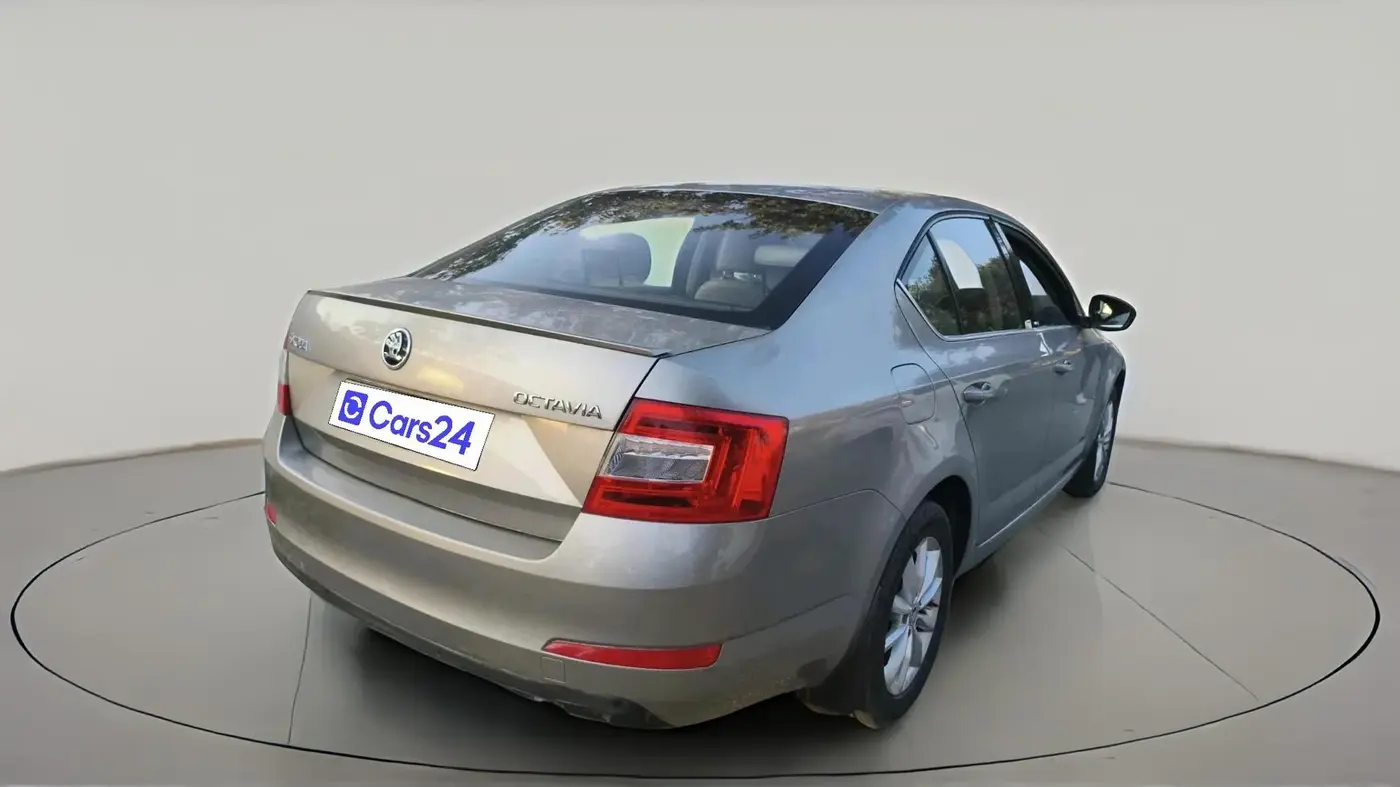 2015 Skoda Octavia ELEGANCE 1.8 TSI AT, Petrol, Automatic, 1,21,918 km, exterior