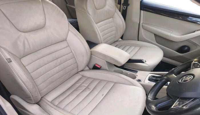 2015 Skoda Octavia ELEGANCE 1.8 TSI AT, Petrol, Automatic, 1,21,918 km, interior