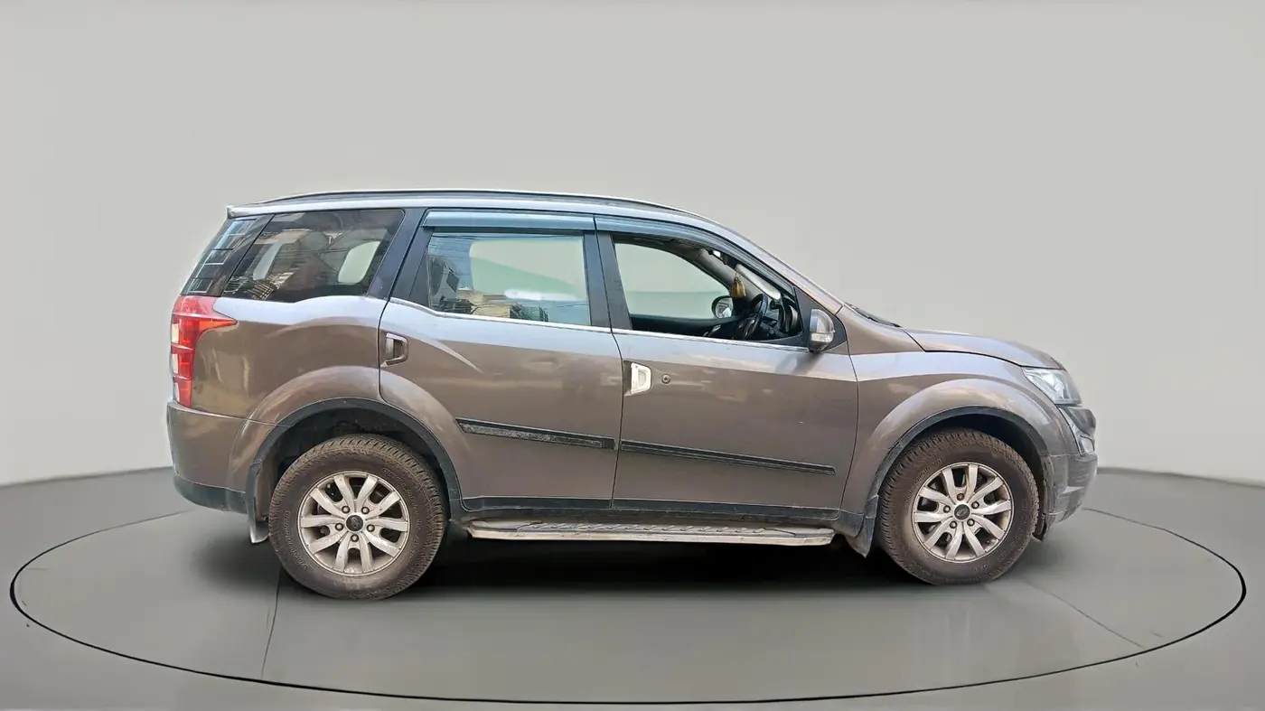 2017 Mahindra XUV500 W10 1.99, Diesel, Manual, 1,68,726 km, exterior