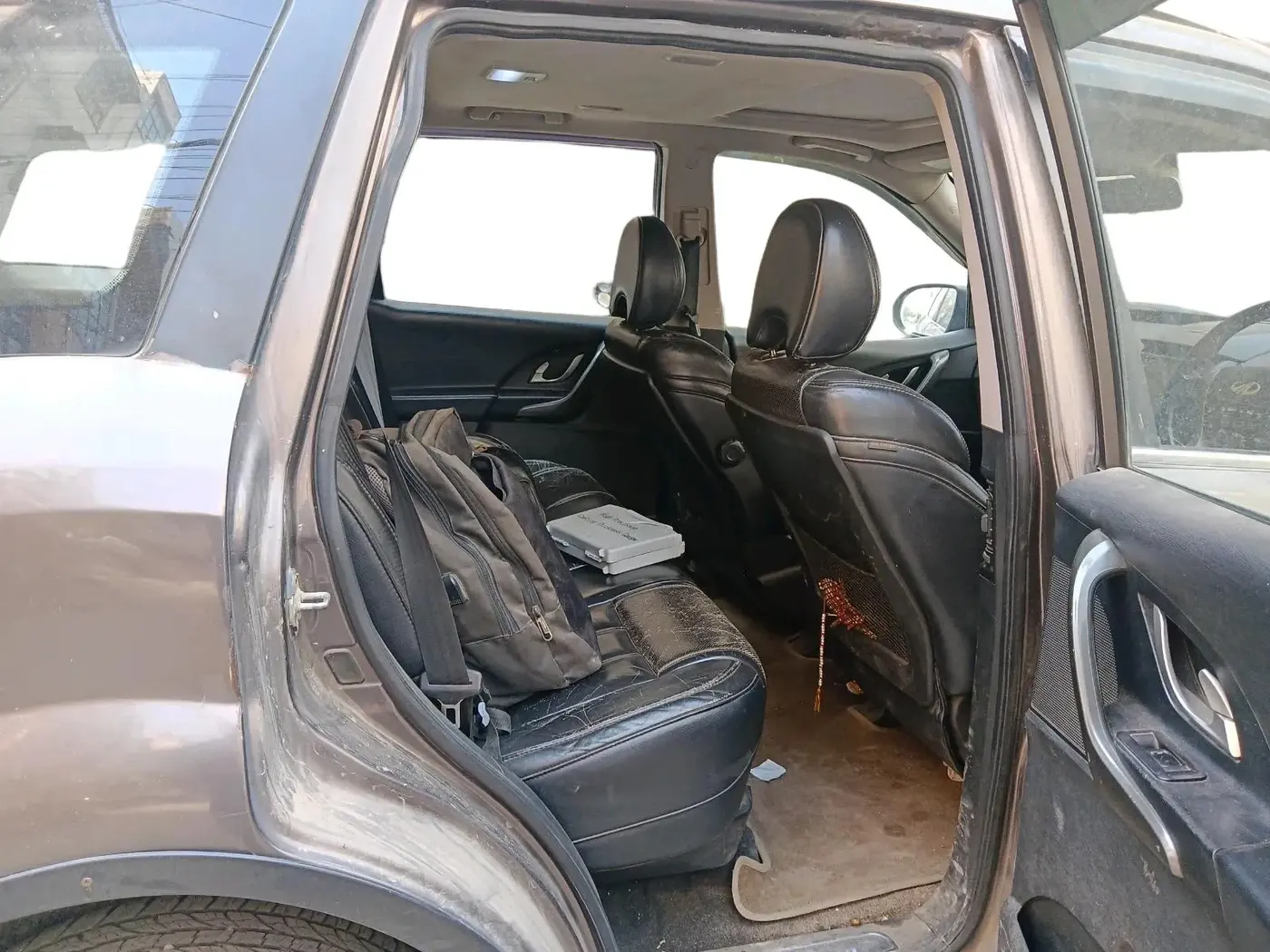 2017 Mahindra XUV500 W10 1.99, Diesel, Manual, 1,68,726 km, interior