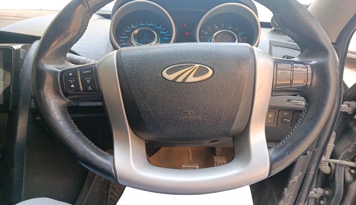 2017 Mahindra XUV500 W10 1.99, Diesel, Manual, 1,68,726 km, interior