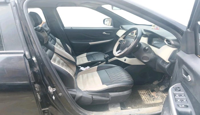 2022 Nissan MAGNITE XV MT, Petrol, Manual, 34,740 km, interior