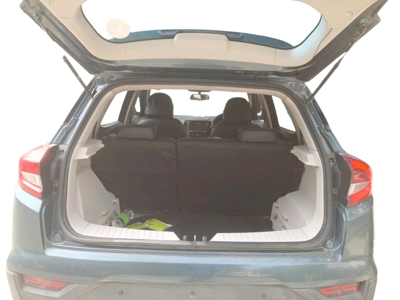 2019 Mahindra XUV300 W4 1.2 PETROL, Petrol, Manual, 78,975 km, exterior