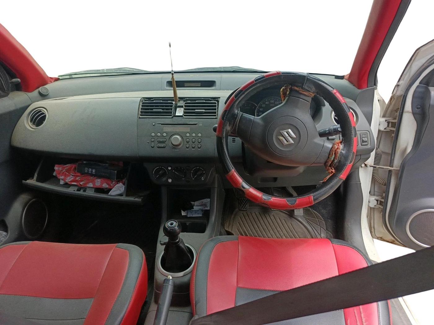 2011 Maruti Swift Dzire VXI, CNG, Manual, 1,20,539 km, interior