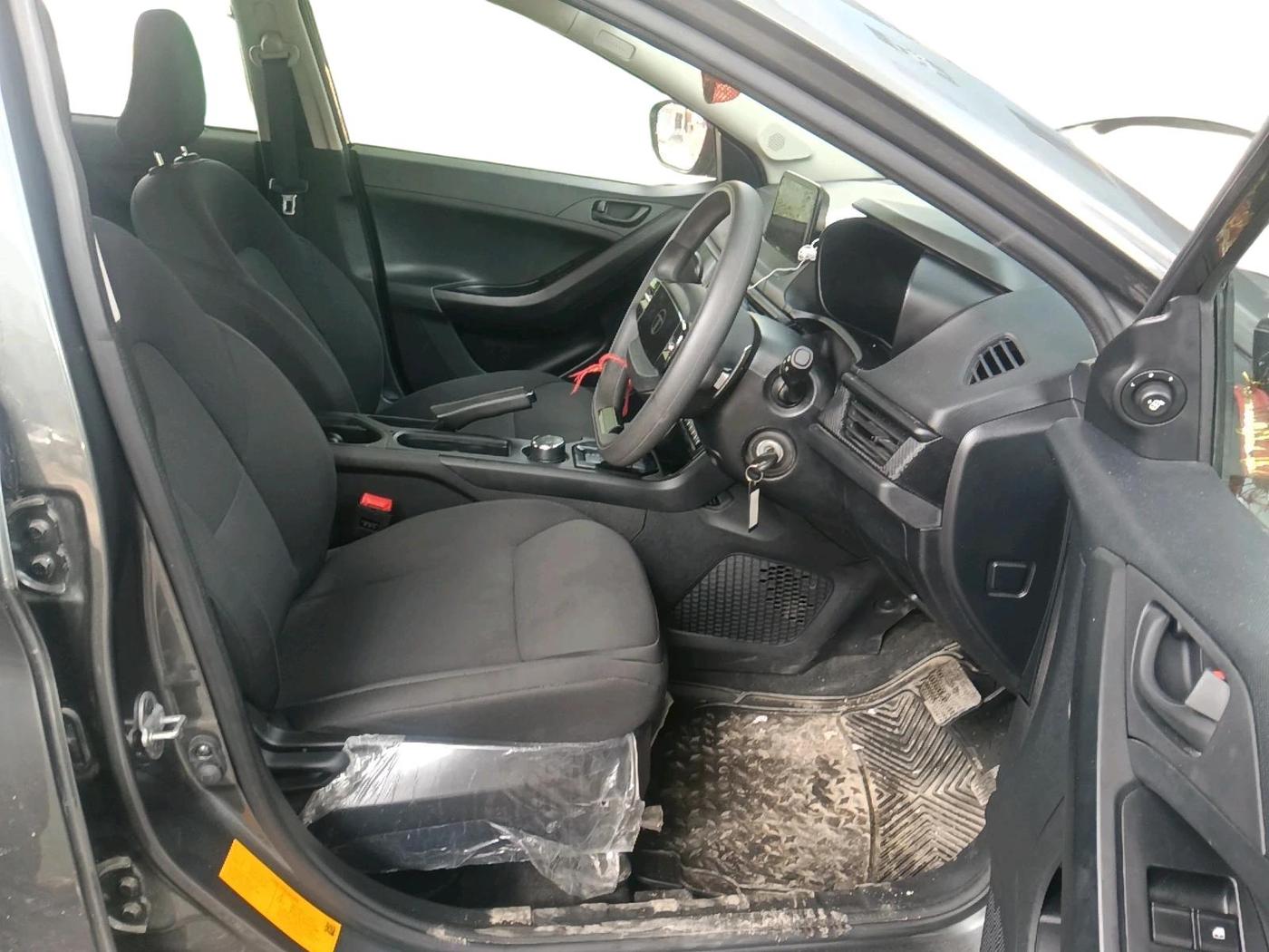 2025 Tata NEXON Smart Plus 1.2 Revotron 6 AMT, Petrol, Automatic, 5,836 km, interior