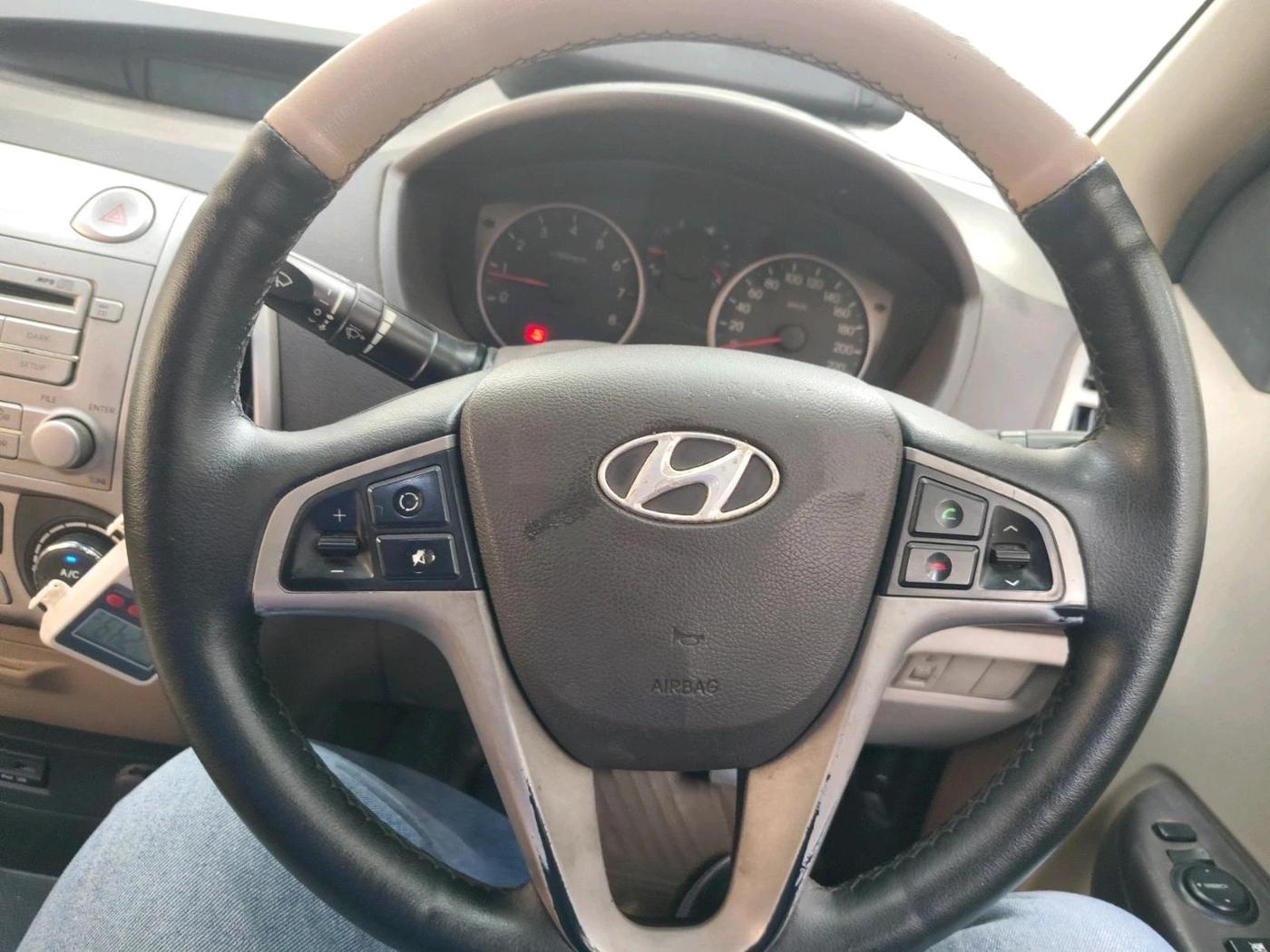 2011 Hyundai i20 SPORTZ 1.2, Petrol, Manual, 1,29,030 km, interior