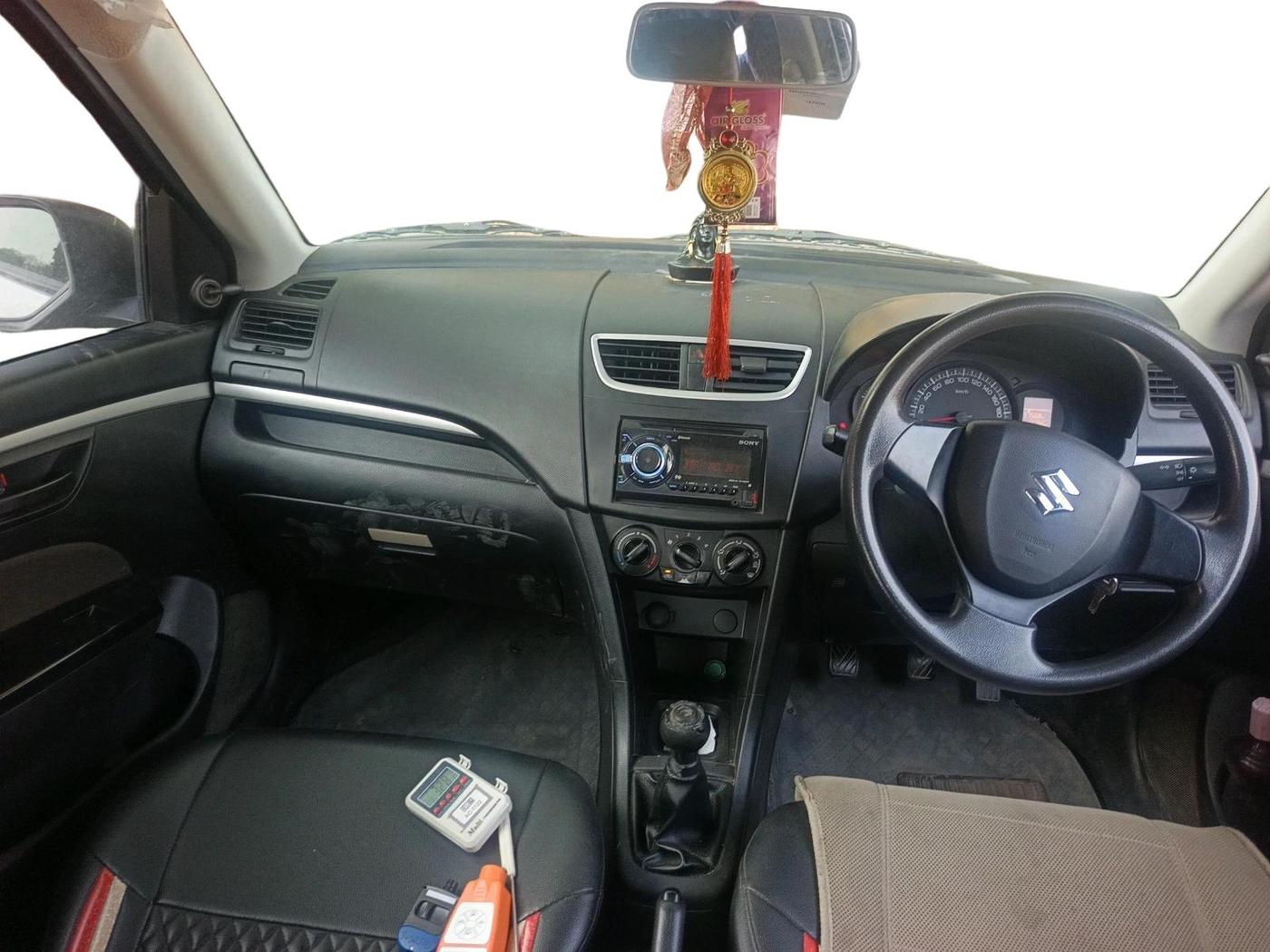 2017 Maruti Swift LXI (O), Petrol, Manual, 55,756 km, interior