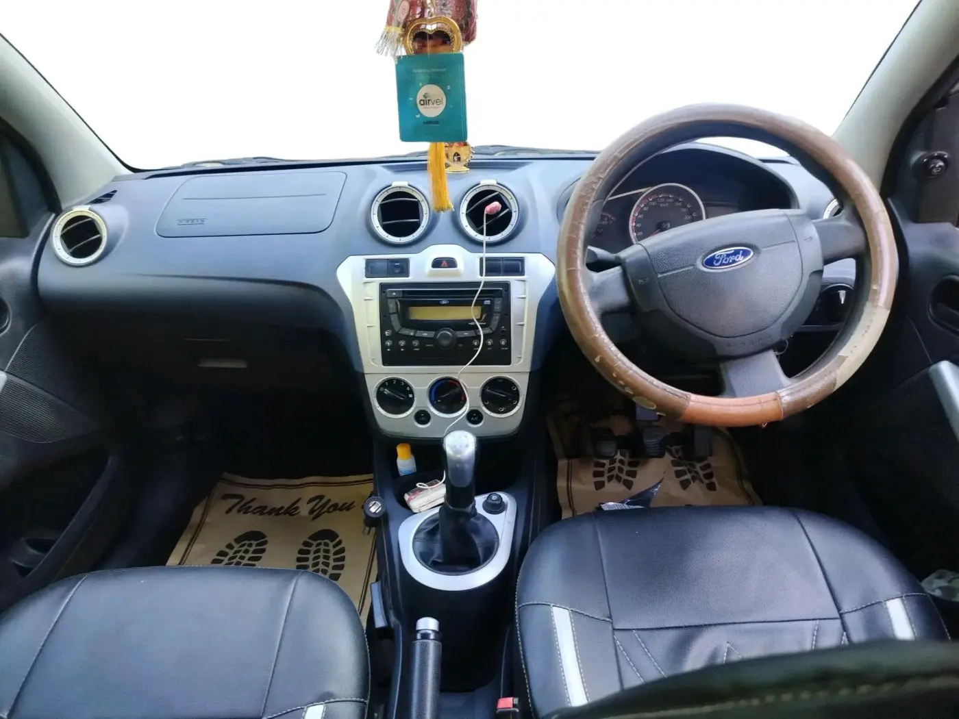2013 Ford Figo TITANIUM 1.2 PETROL, Petrol, Manual, 1,33,914 km, interior