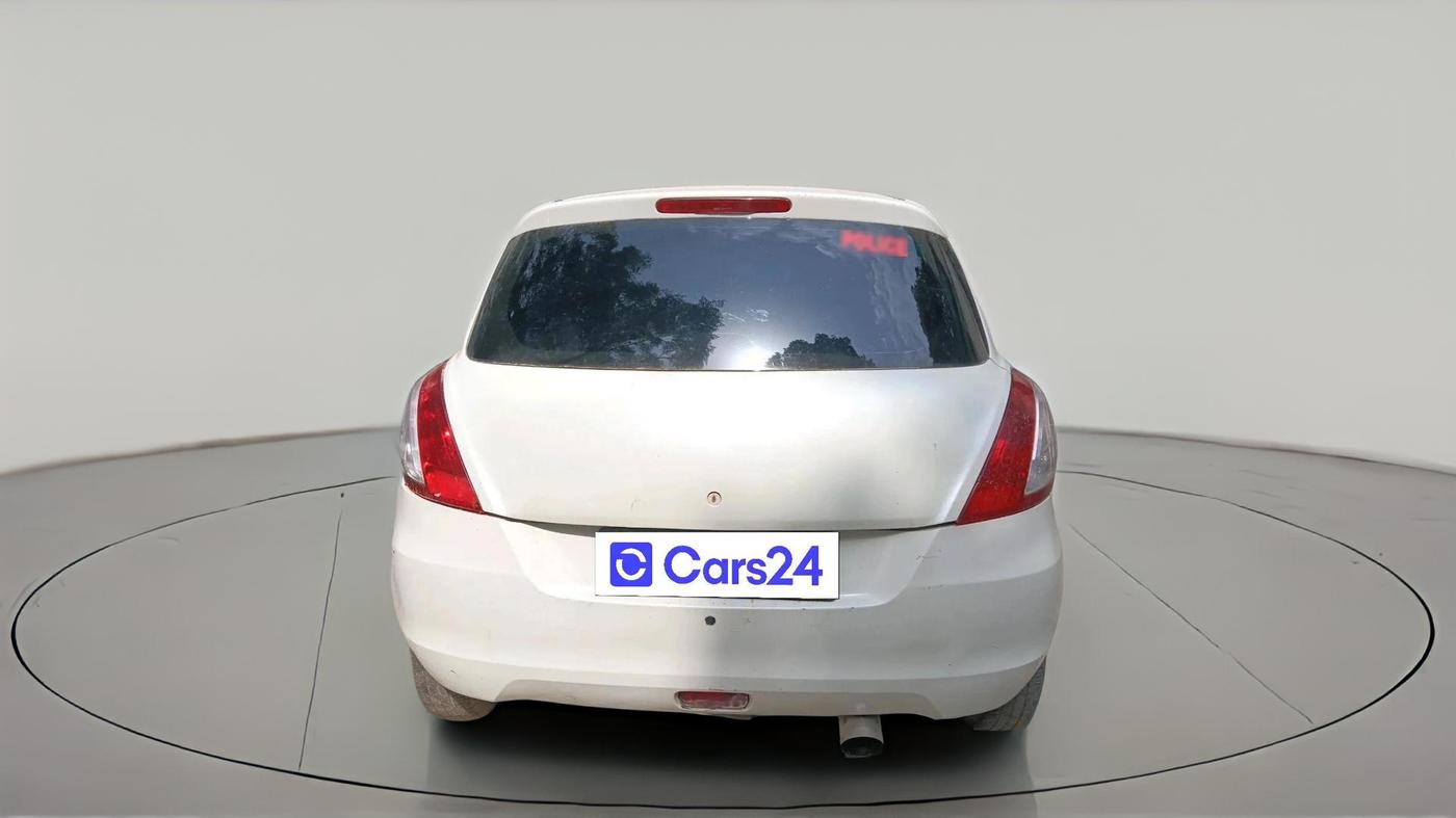 2016 Maruti Swift VXI, CNG, Manual, 1,11,817 km, exterior