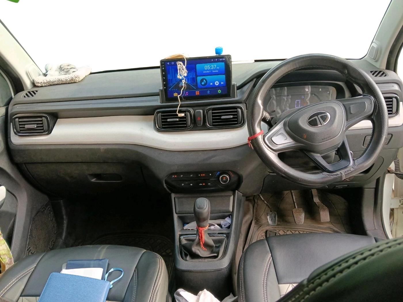 2024 Tata PUNCH PURE MT CNG, CNG, Manual, 29,738 km, interior