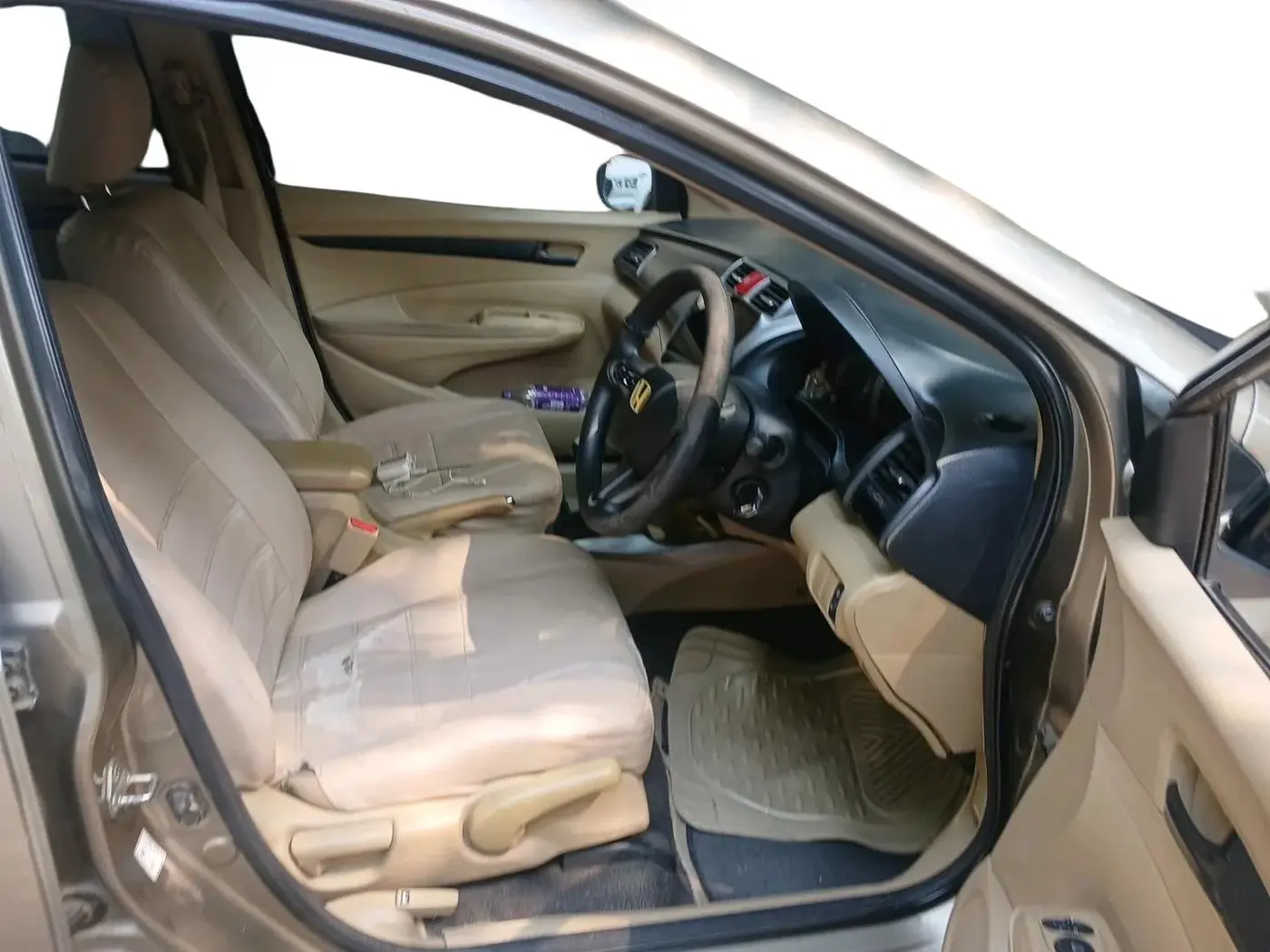 2013 Honda City 1.5L I-VTEC S MT, Petrol, Manual, 1,36,324 km, interior