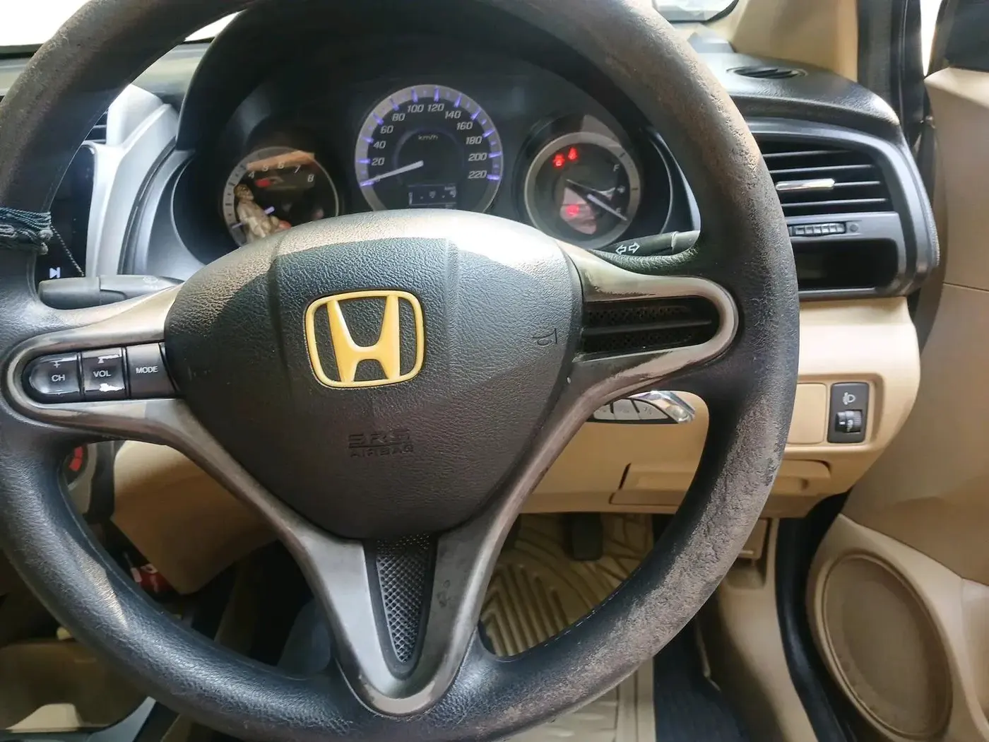 2013 Honda City 1.5L I-VTEC S MT, Petrol, Manual, 1,36,324 km, interior