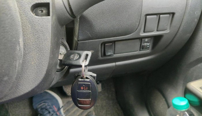 2011 Nissan Sunny XE, Petrol, Manual, 87,120 km, interior