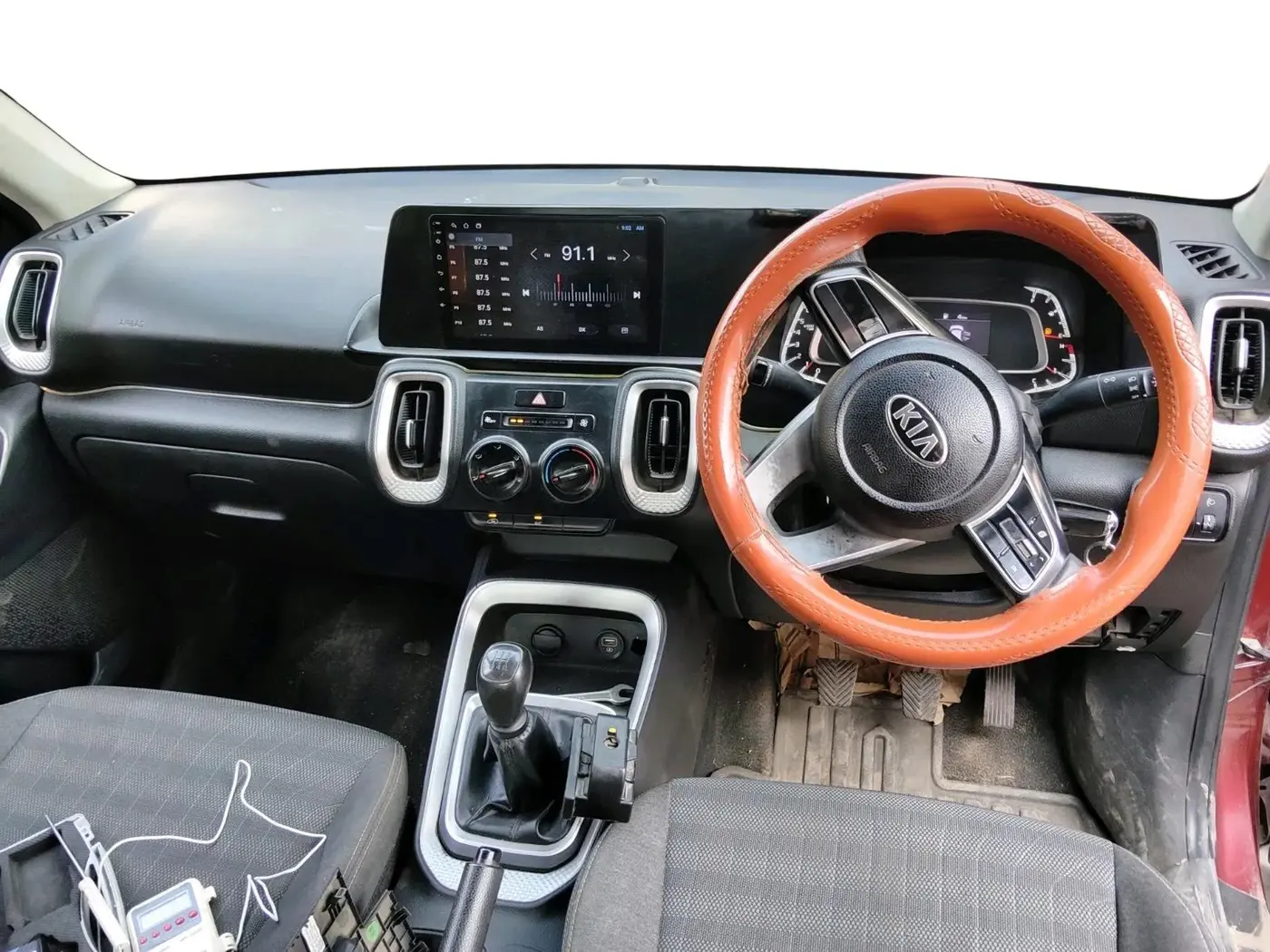 2020 KIA SONET HTE 1.2, Petrol, Manual, 84,111 km, interior