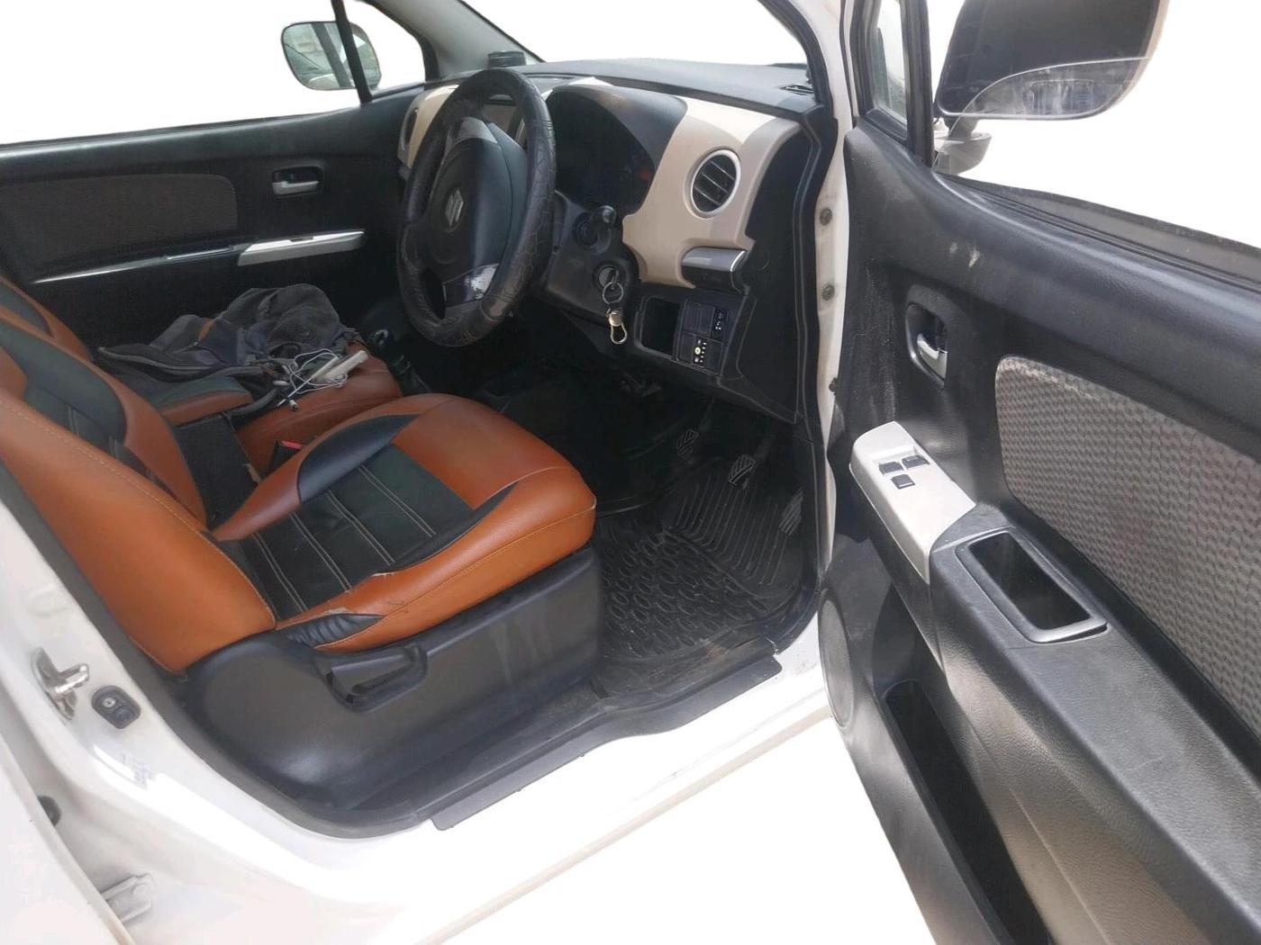 2015 Maruti Wagon R 1.0 LXI CNG, CNG, Manual, 1,40,125 km, interior