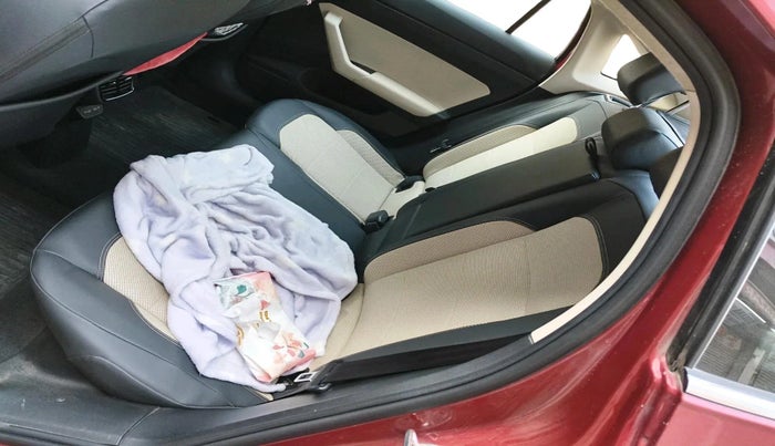 2022 Volkswagen VIRTUS TOPLINE TSI 1.0 AT, Petrol, Automatic, 58,864 km, interior