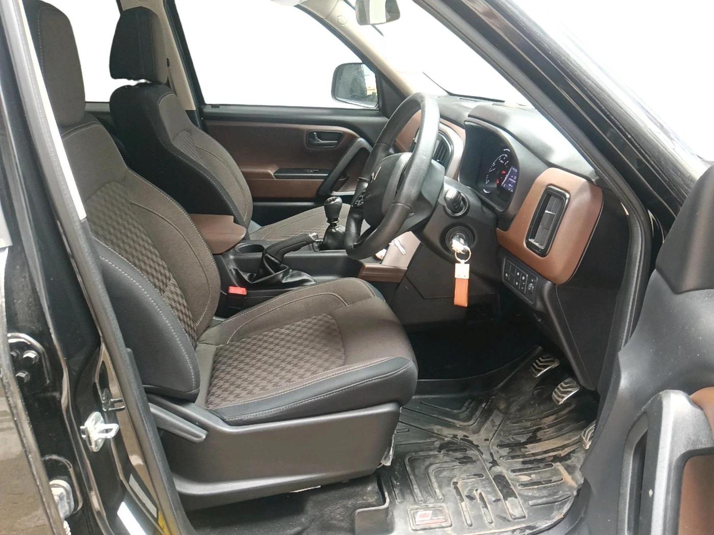 2024 Mahindra SCORPIO-N Z2 PETROL MT 7 STR, Petrol, Manual, 13,953 km, interior