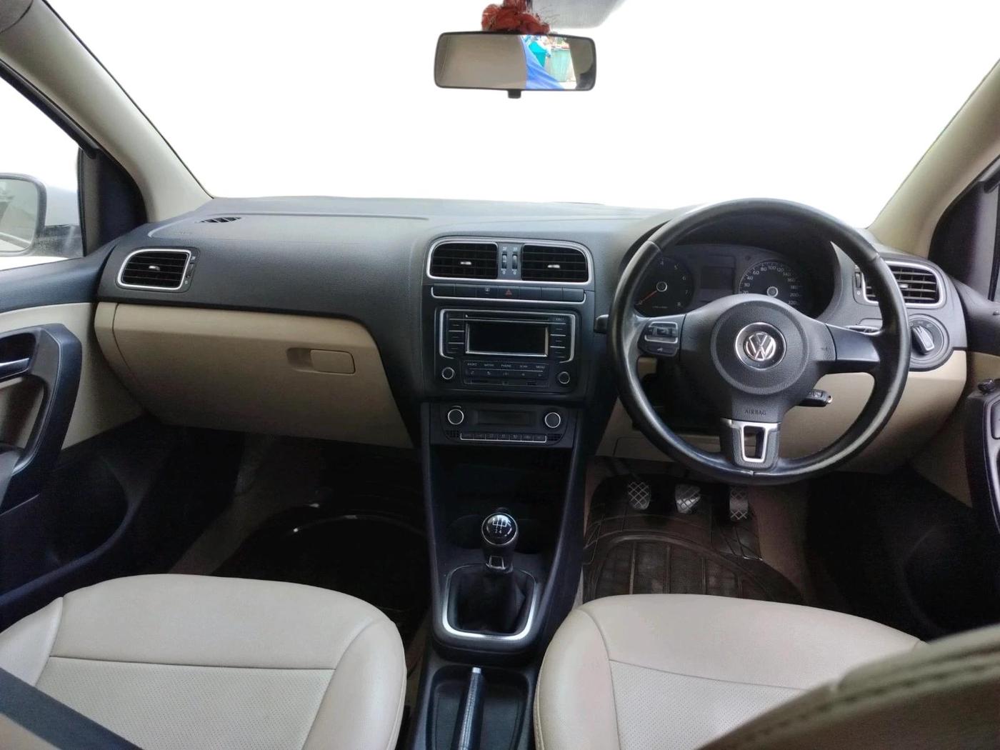 2013 Volkswagen Polo HIGHLINE1.2L, Petrol, Manual, 85,533 km, interior