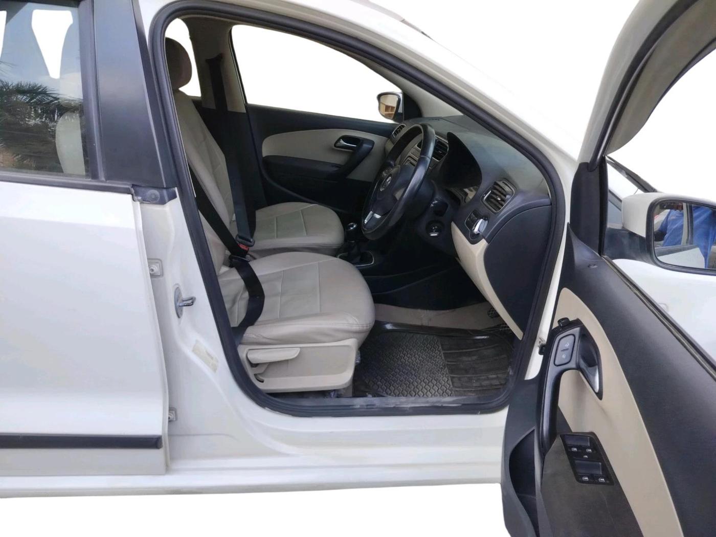 2013 Volkswagen Polo HIGHLINE1.2L, Petrol, Manual, 85,533 km, interior